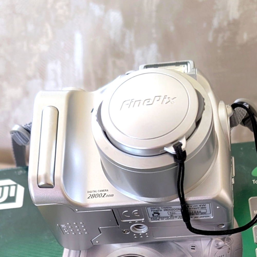 FUJIFILM FINEPIX 2800 MEGAPIXEL 6x OPTICAL ZOOM VIDEO & AUDIO DIGITAL CA… - Picture 6 of 14